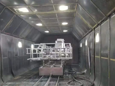 我司精心打造的Q76型號臺車式拋丸機近日成功交付客戶，并迅速投入生產使用，獲得客戶高度評價
